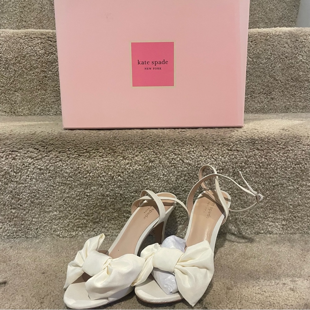 Kate Spade White Heels W/ Bow Detaul